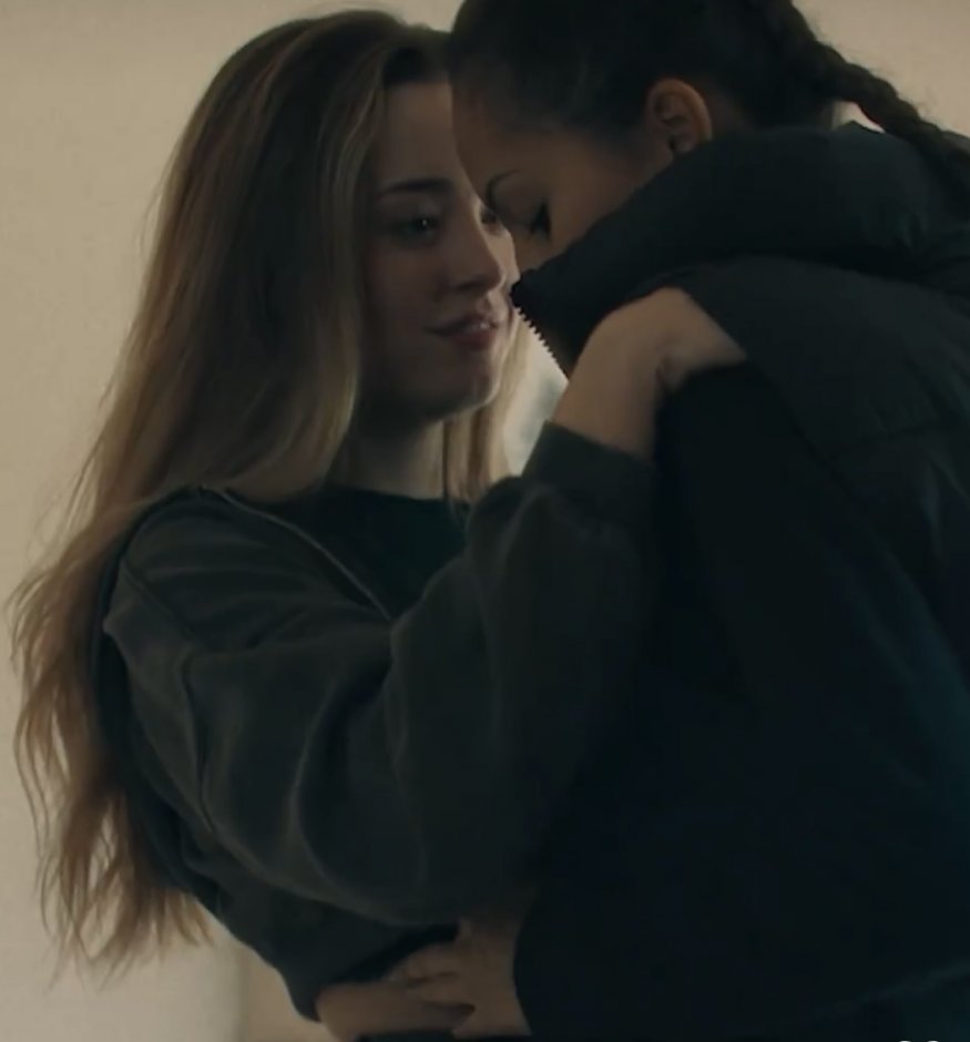 
<span>Amor lésbico en la nueva serie de Netflix</span>
