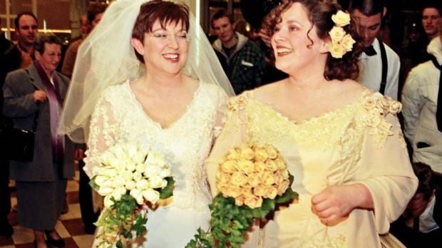 <span>Anne Marie Thus y Helene Faasen, el primer matrimonio lésbico 15 años después</span>
