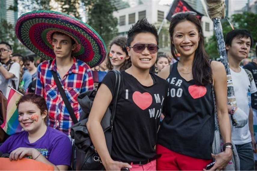 <span>Hong Kong podría dar un visado conyugal, POR PRIMERA VEZ, a una mujer lesbiana</span>
