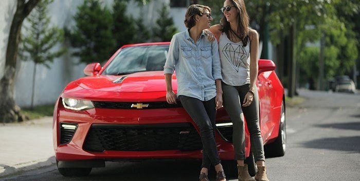 <span>Una pareja de lesbianas protagoniza el nuevo anuncio de Chevrolet</span>
