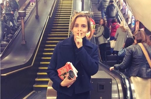 
<span>Emma Watson acusada de "feminazi" por esta maravillosa acción...</span>
