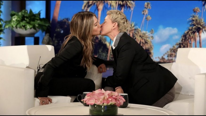 <span>El beso de la polémica entre Jennifer Aniston y Ellen Degeneres</span>

