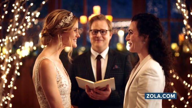 <span>Hallmark Channel retira sus anuncios con parejas de novias besándose</span>
