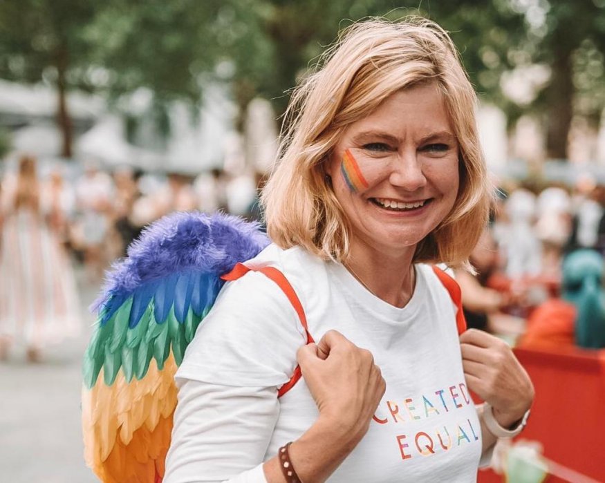 <span>La primera ministra lesbiana de UK lanza campaña para salvar establecimientos LGTB</span>
