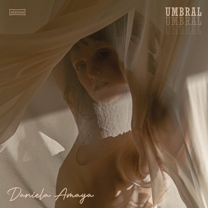 <span>Daniela Amaya, cantautora lesbiana, estrena disco: Umbral</span>
