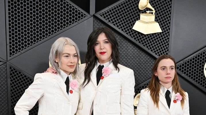 
<span>Mujeres lesbianas y bisexuales ganadoras del Grammy 2024</span>
