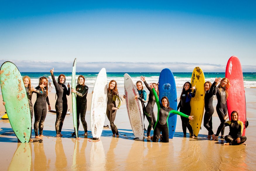 <span>Campamento de surf para mujeres lesbianas y bisexuales</span>
