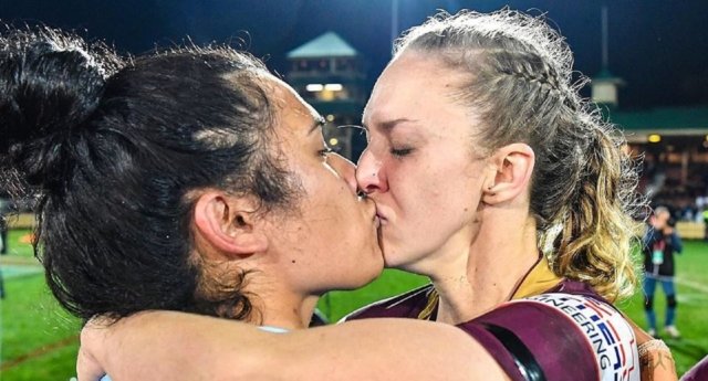 
<span>Preciosa historia de amor unida por La liga Nacional de Rugby en Australia</span>
