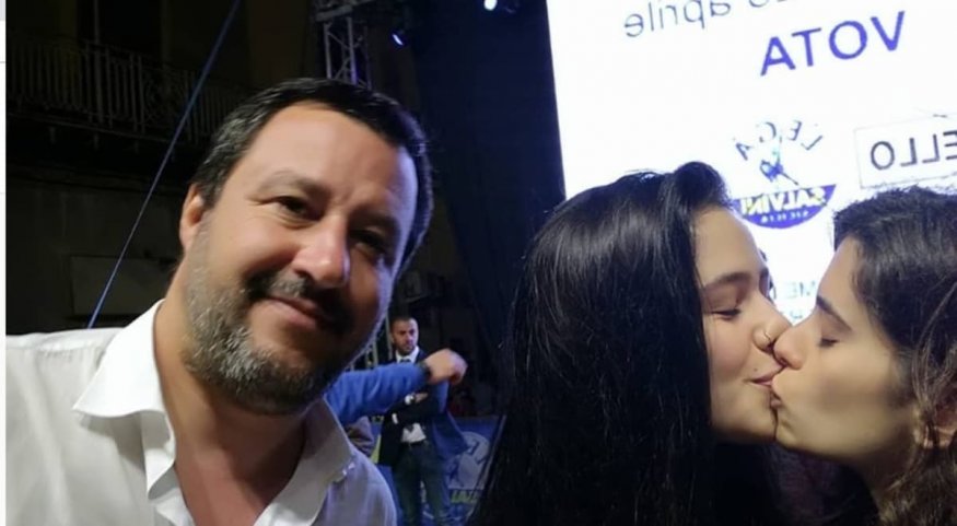 <span>Salvini y el beso lésbico que está dando la vuelta al mundo</span>
